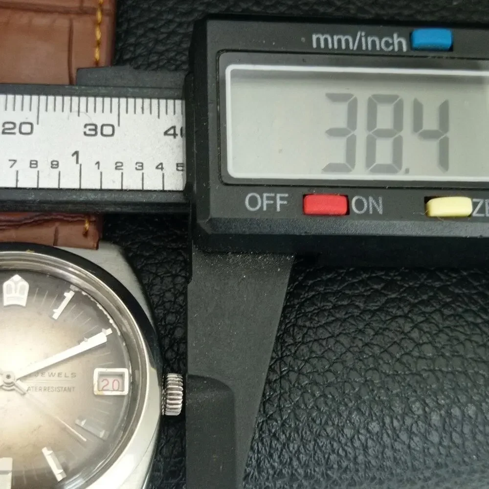 Vintage 1983 Citizen Manual Wound Mens Silver Watch W/Date & Silver accents